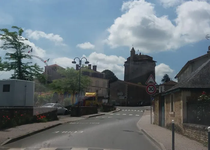 Le Patronage Lodge Bazoges-en-Pareds